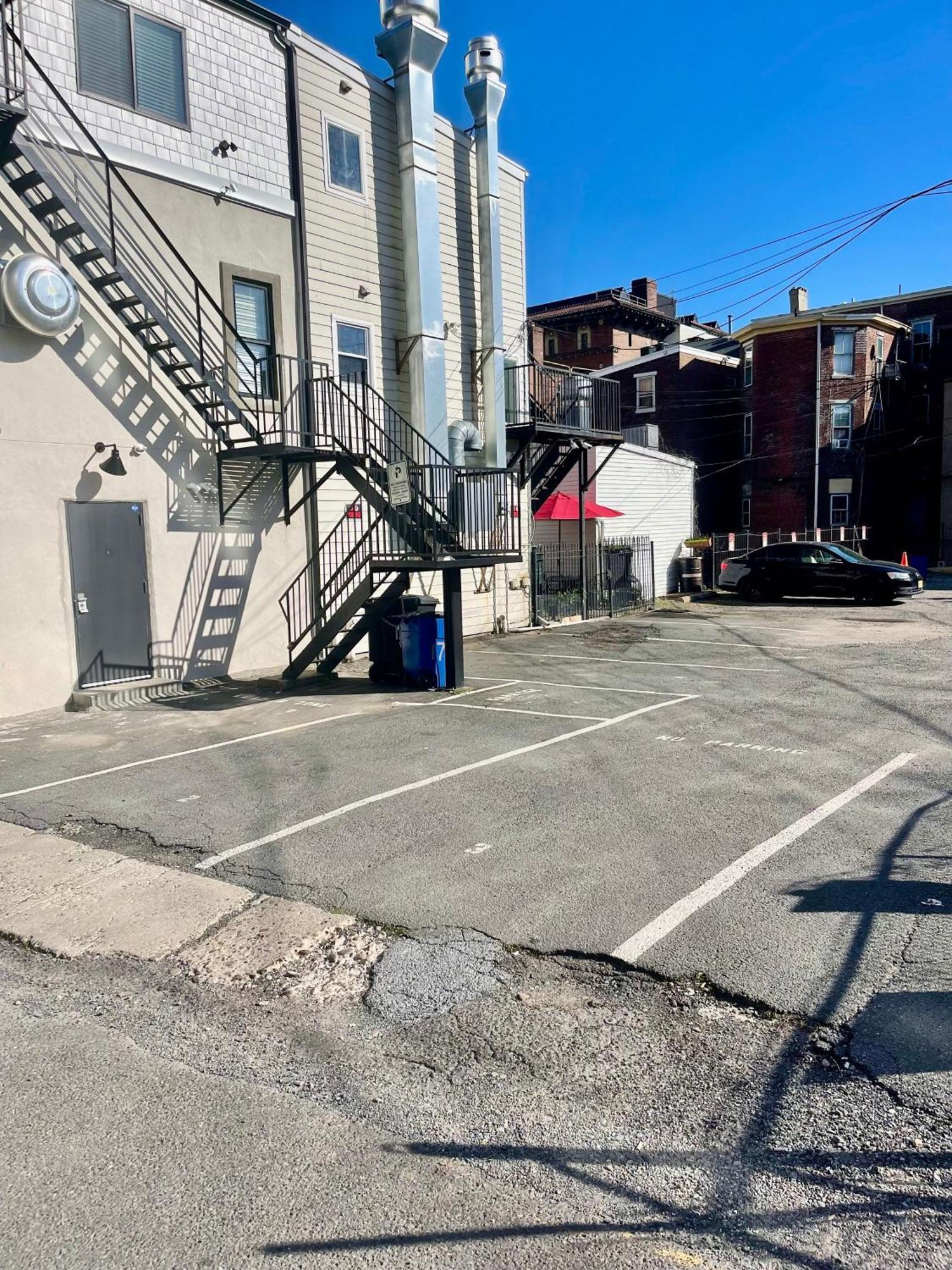 Modern Fully Renovated Suite & Loft In Downtown Trenton Exteriér fotografie